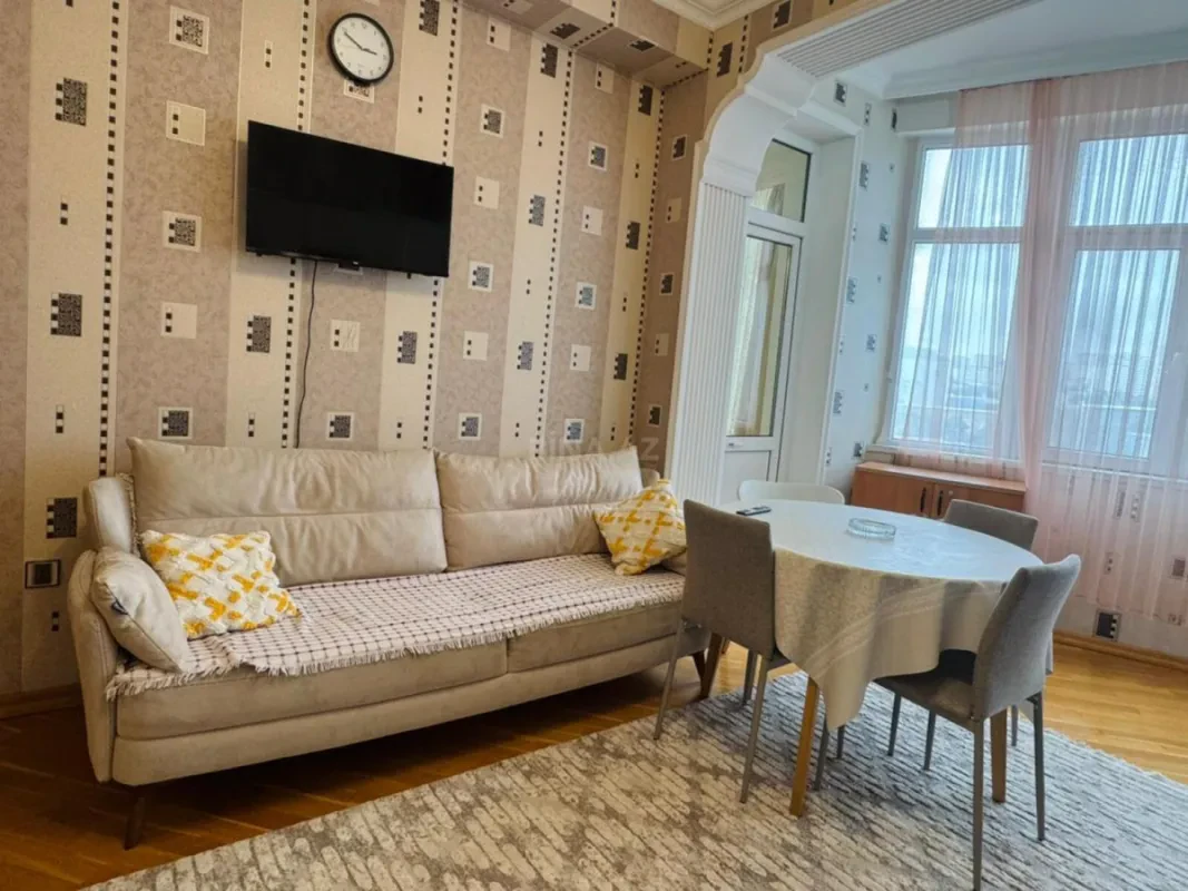 Satılır 2 otaqlı mənzil 88 m²