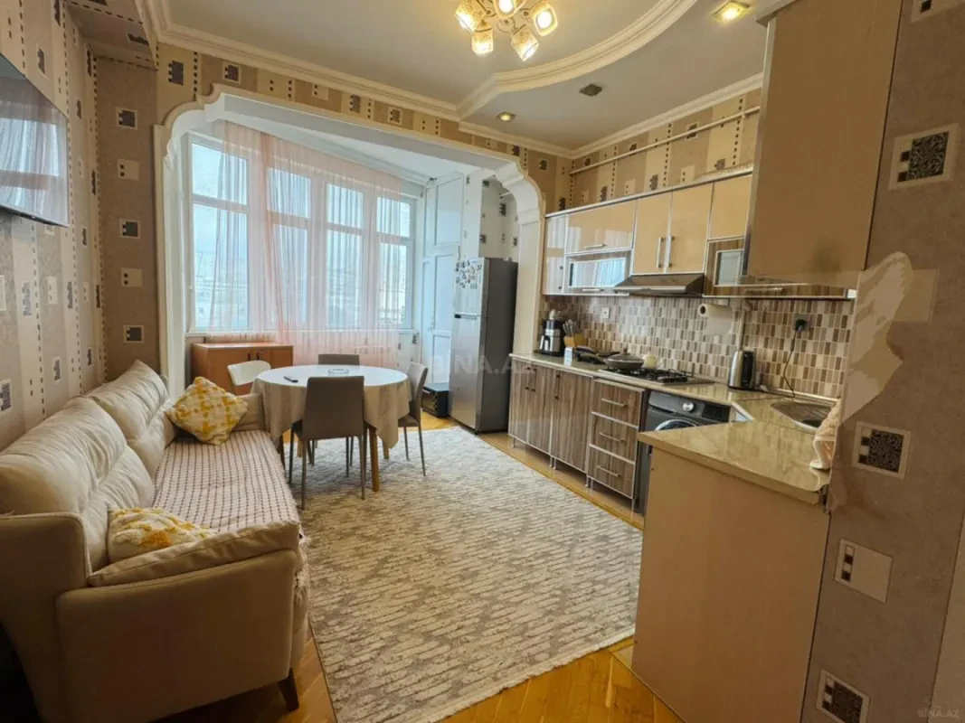 Satılır 2 otaqlı mənzil 88 m²