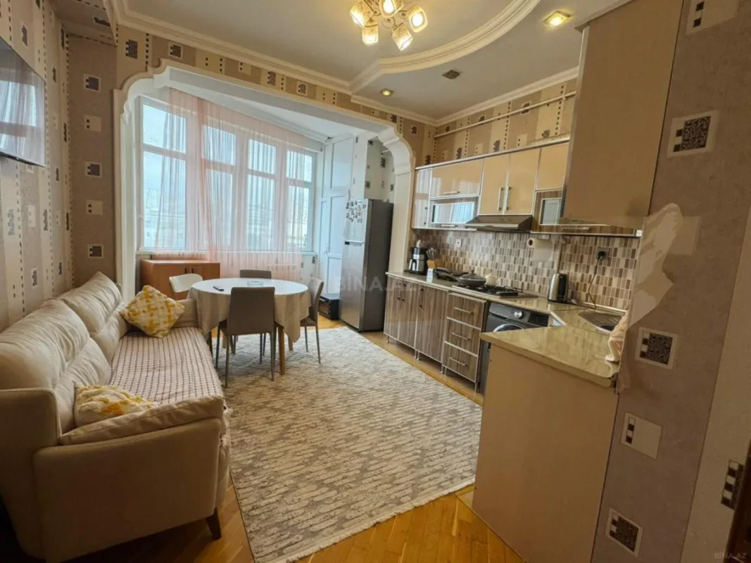 Satılır 2 otaqlı mənzil 88 m²