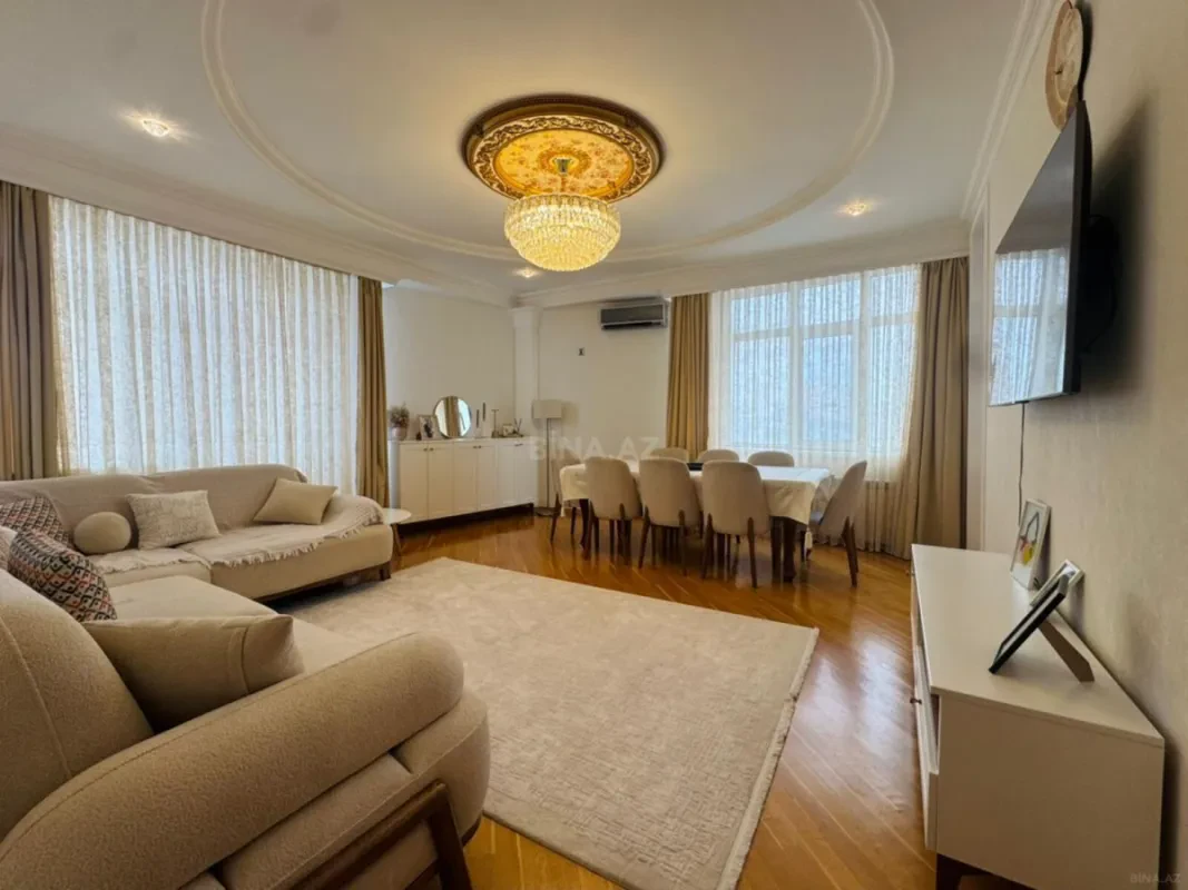 Satılır 2 otaqlı mənzil 88 m²