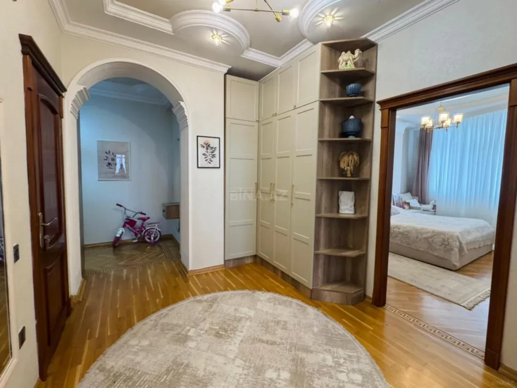 Satılır 2 otaqlı mənzil 88 m²