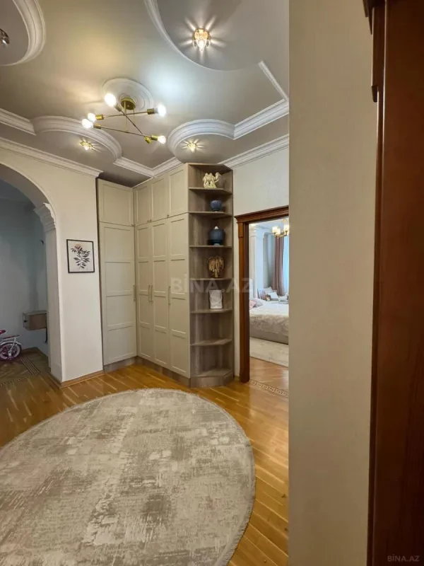 Satılır 2 otaqlı mənzil 88 m²