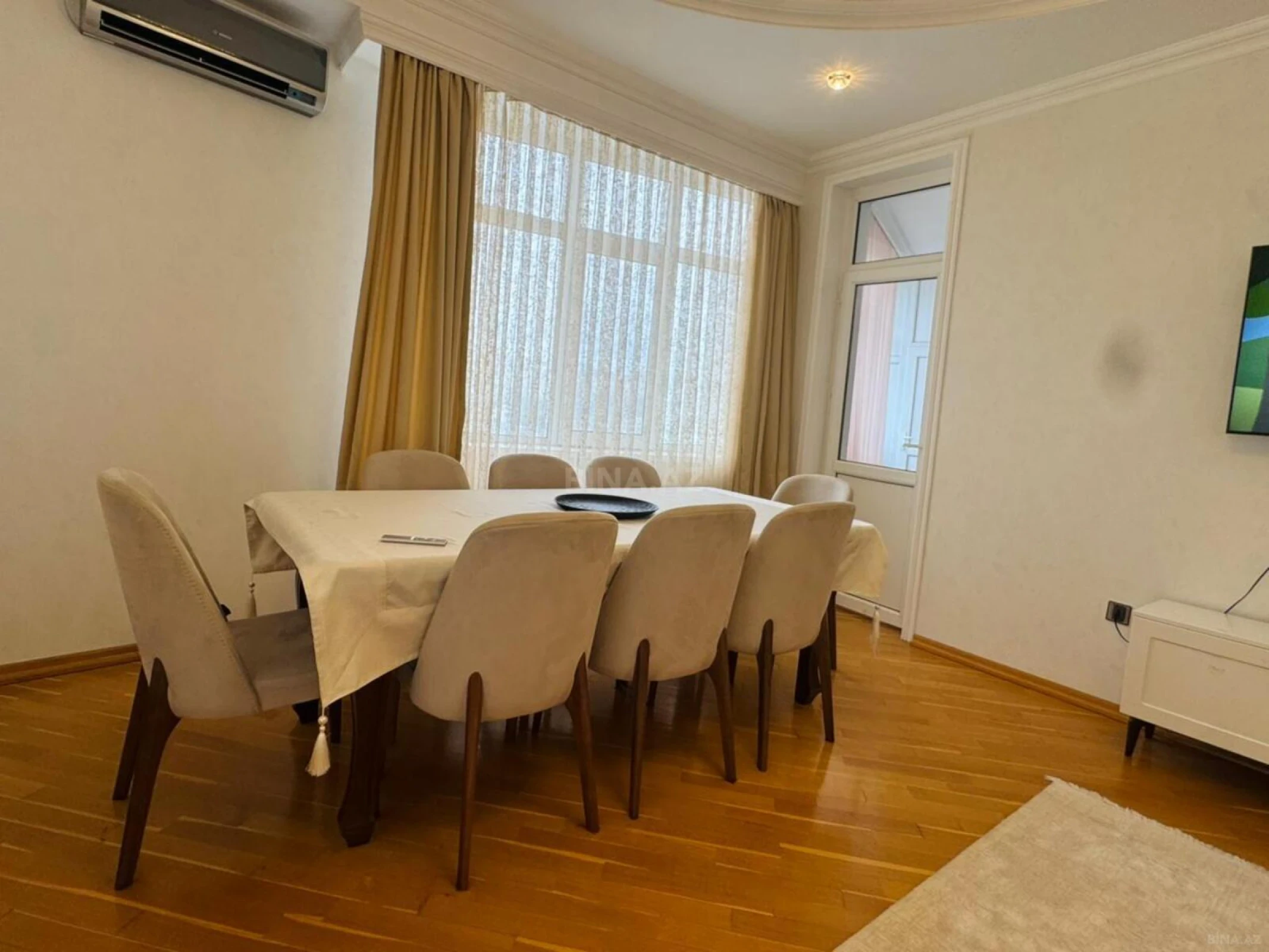 Satılır 2 otaqlı mənzil 88 m²