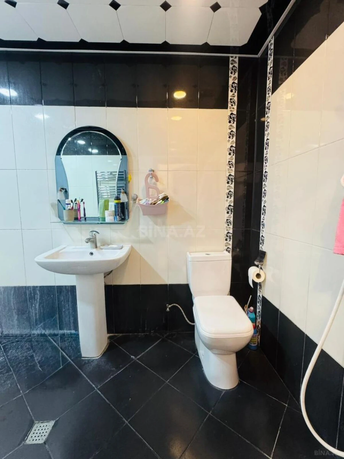 Satılır 2 otaqlı mənzil 88 m²