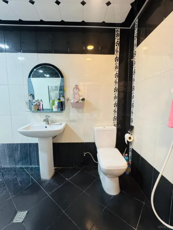 Satılır 2 otaqlı mənzil 88 m²