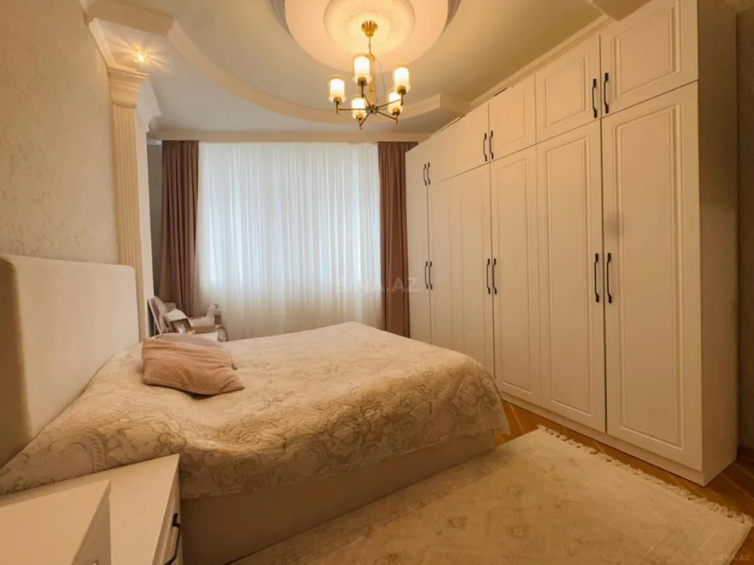 Satılır 2 otaqlı mənzil 88 m²