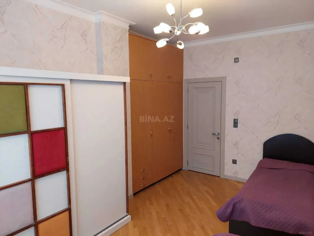 Kirayə verilir 3 otaqlı mənzil 130 m²