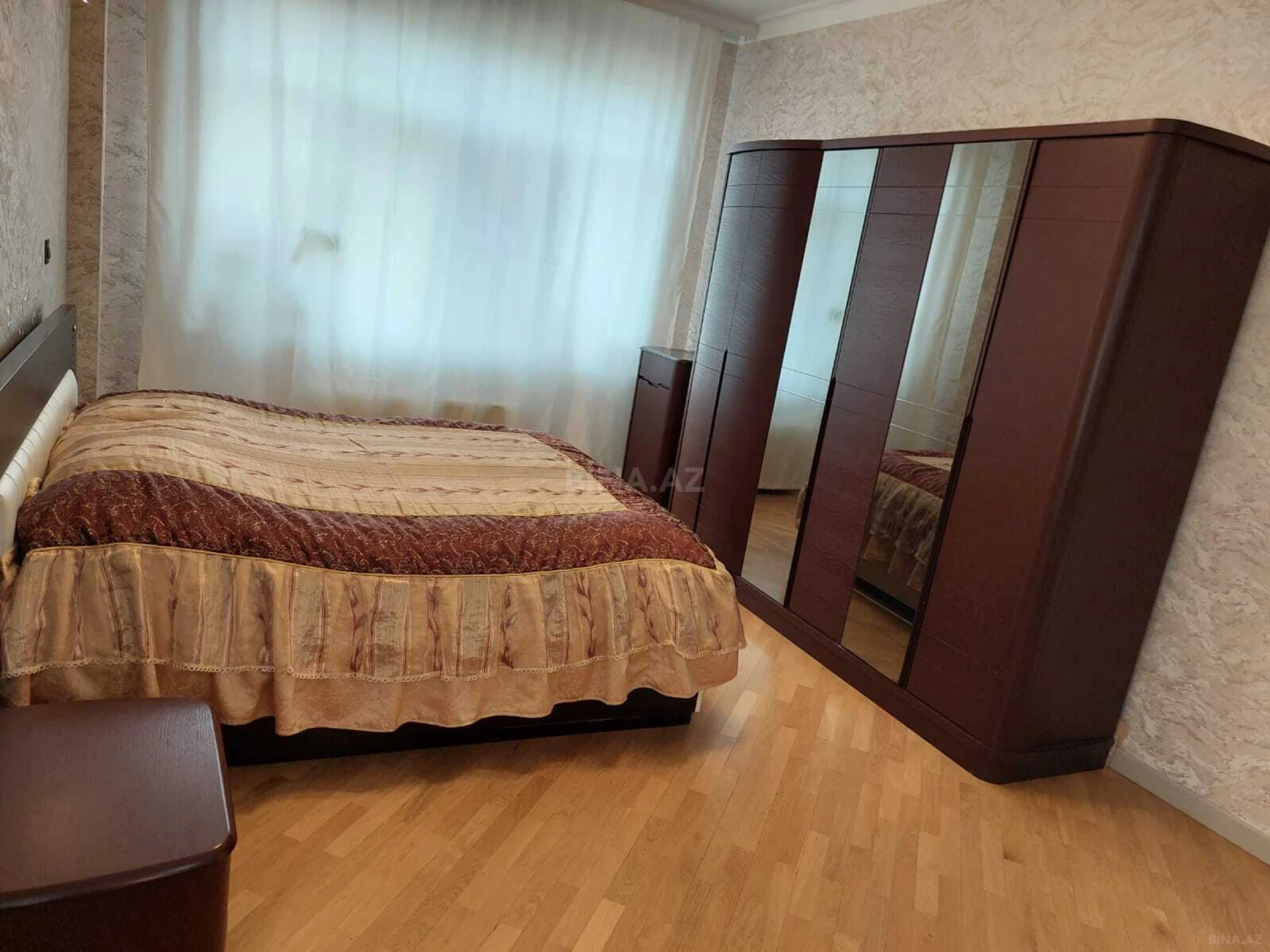 Kirayə verilir 3 otaqlı mənzil 130 m²