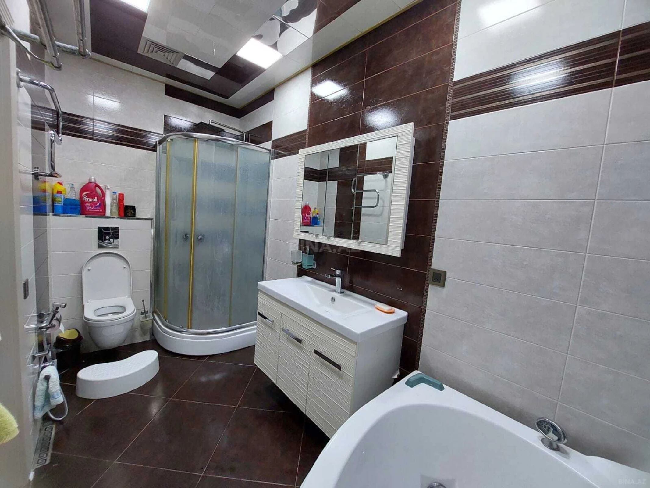Kirayə verilir 3 otaqlı mənzil 130 m²