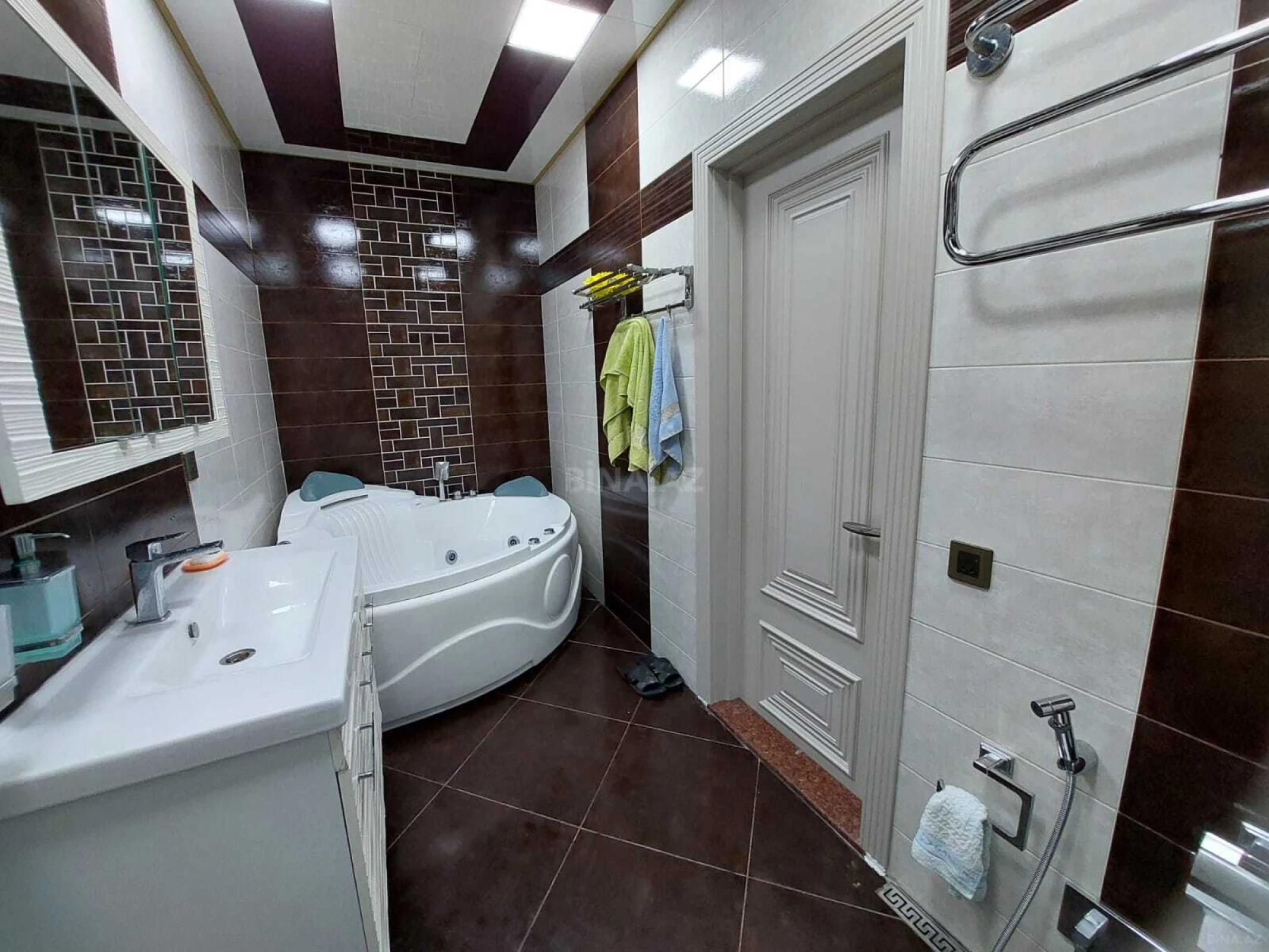 Kirayə verilir 3 otaqlı mənzil 130 m²