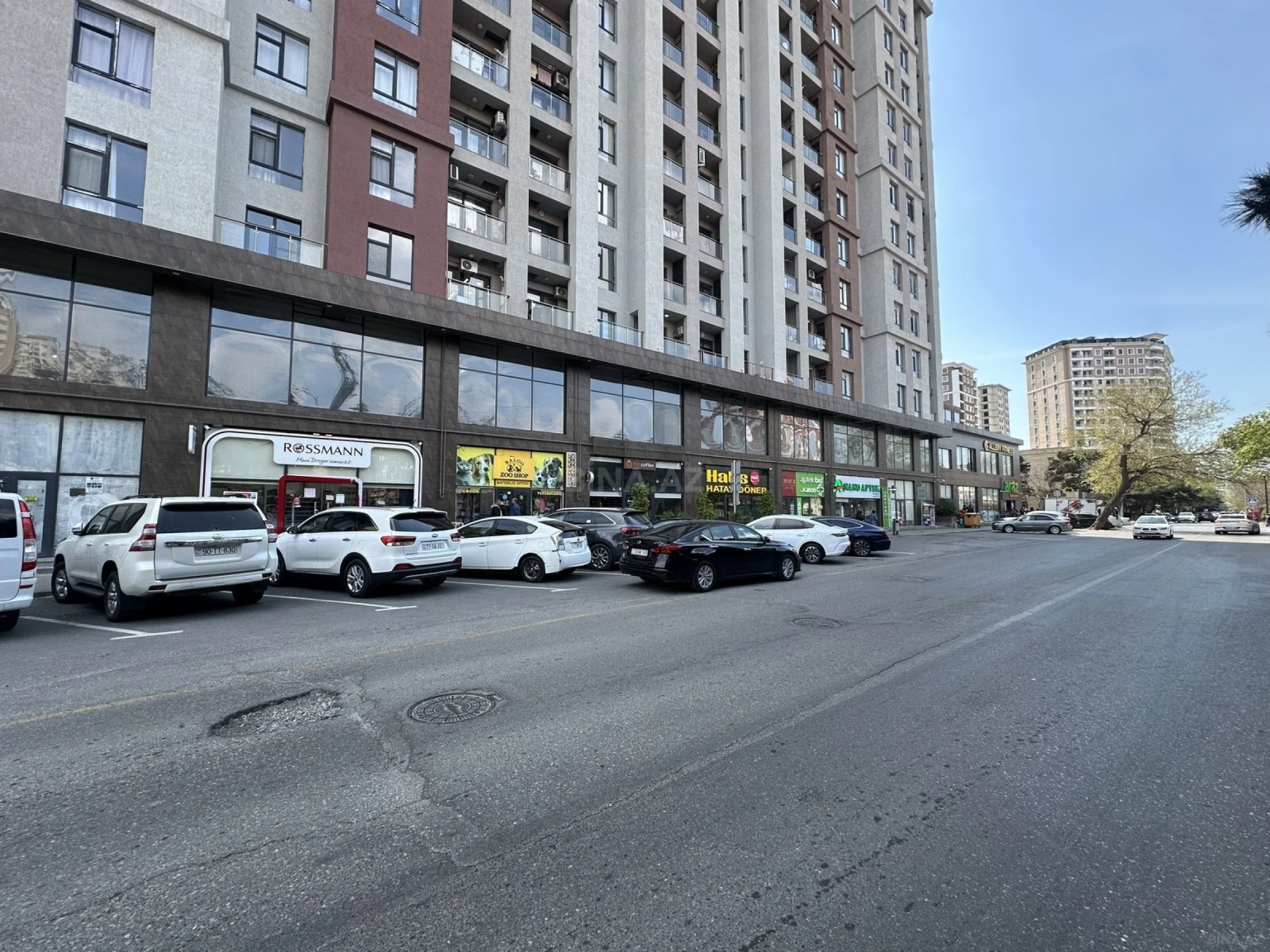 Satılır obyekt 220 m²