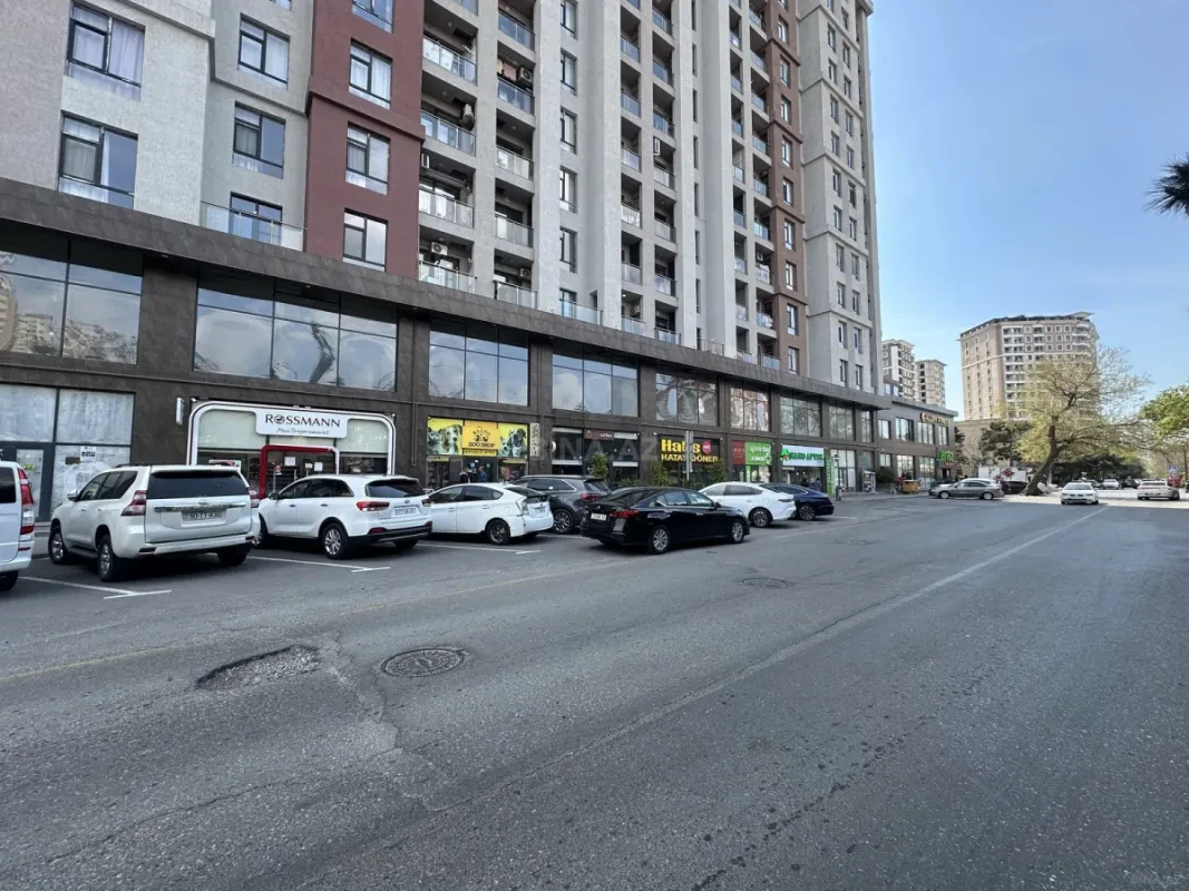 Satılır obyekt 220 m²