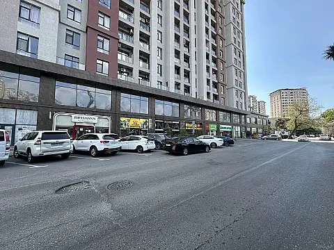 Satılır obyekt 220 m²