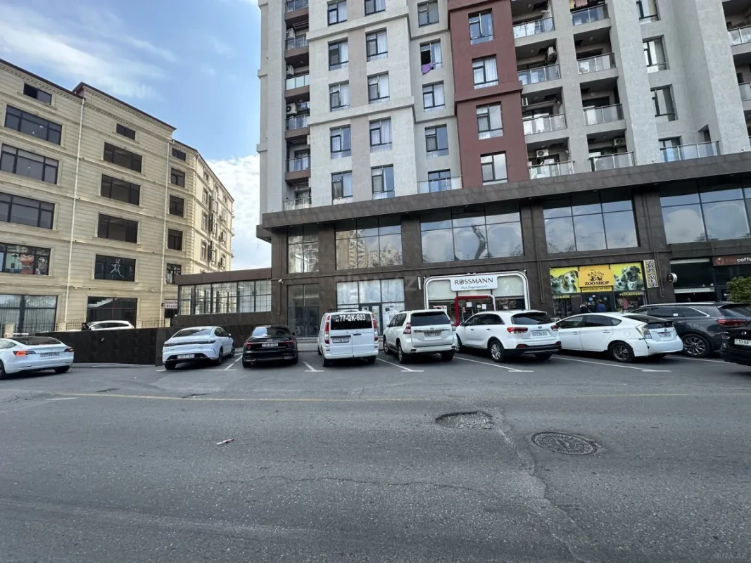 Satılır obyekt 220 m²