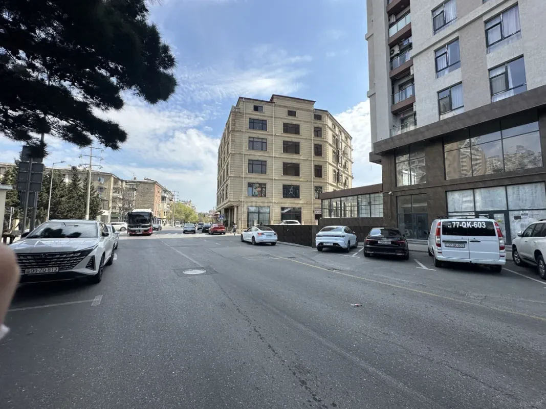 Satılır obyekt 220 m²