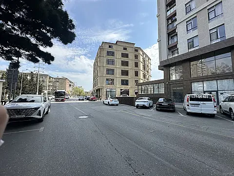 Satılır obyekt 220 m²