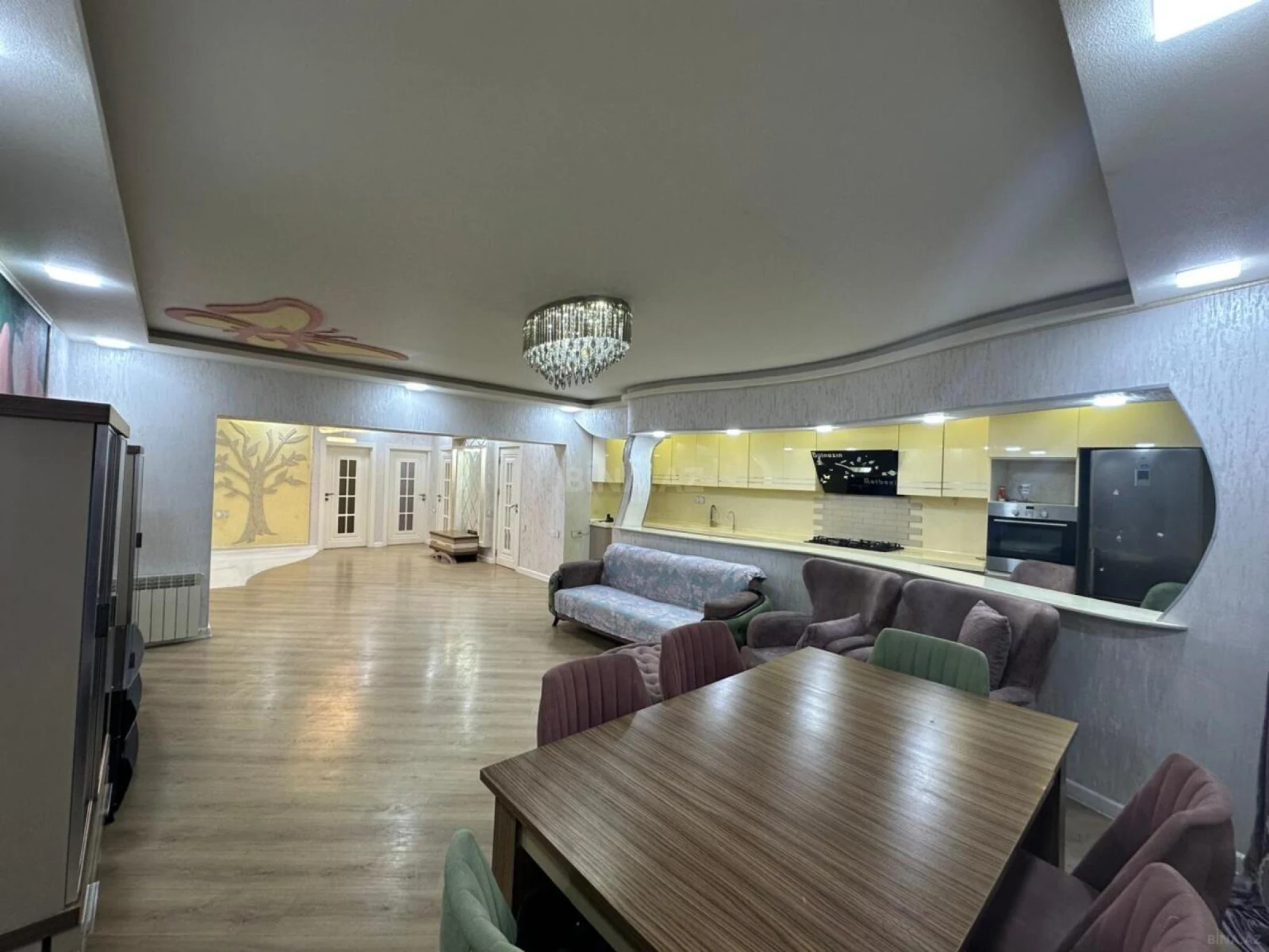 Satılır 3 otaqlı mənzil 130 m²