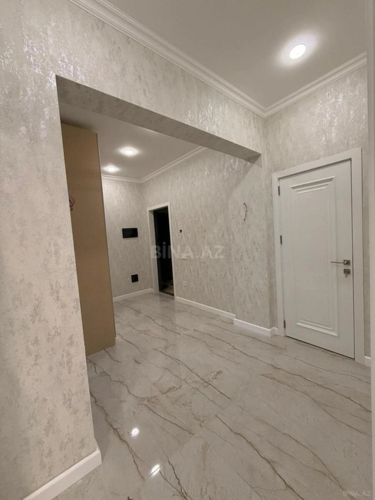 Kirayə verilir 2 otaqlı mənzil 85 m²