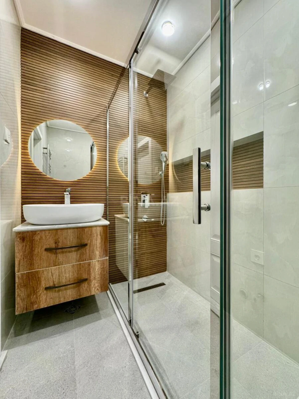 Satılır 2 otaqlı mənzil 65 m²