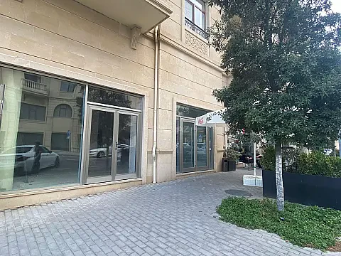 Kirayə verilir obyekt 478 m² — Bakı 478.00 m²