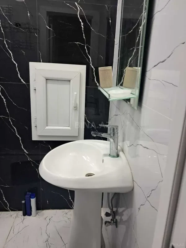 Kirayə verilir 2 otaqlı mənzil 50 m²