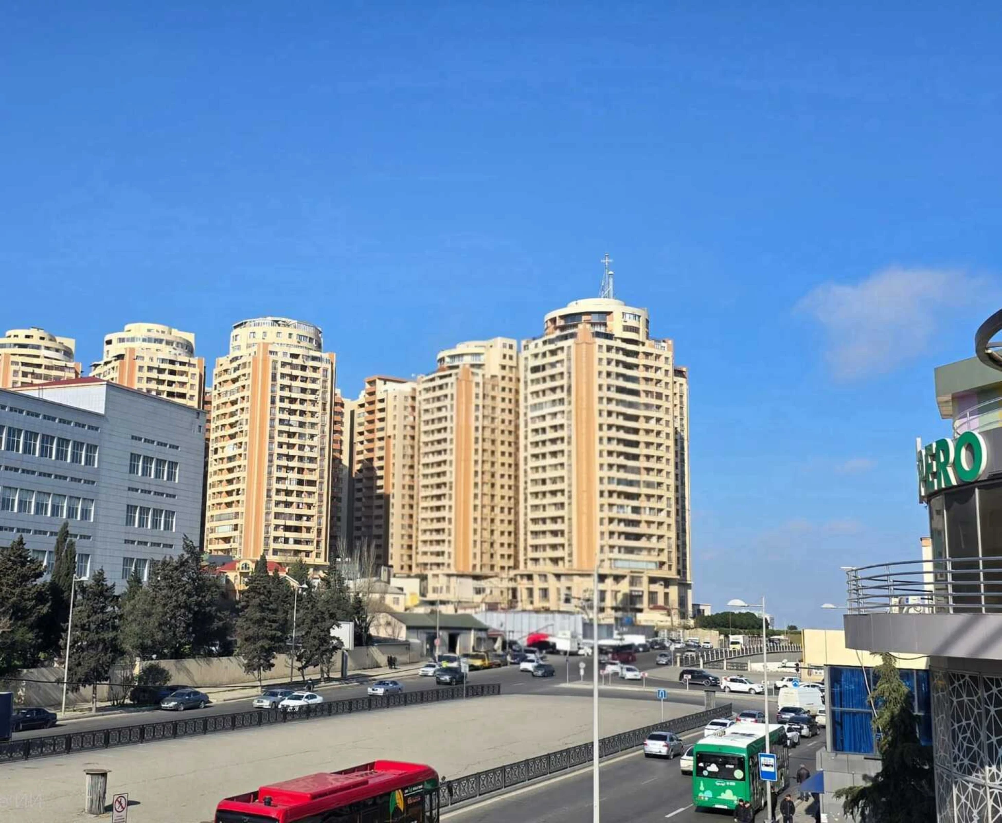 Satılır 3 otaqlı mənzil 156 m²