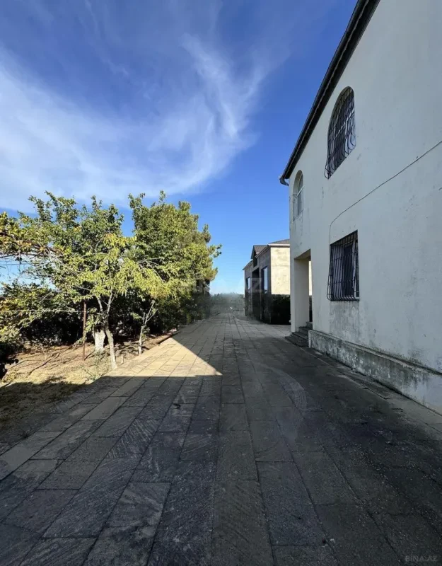 Satılır 7 otaqlı həyət evi 220 m²