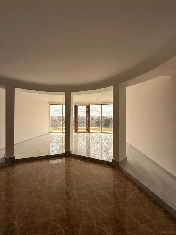 Satılır 5 otaqlı həyət evi 380 m²