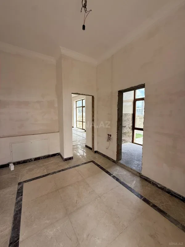 Satılır 5 otaqlı həyət evi 380 m²
