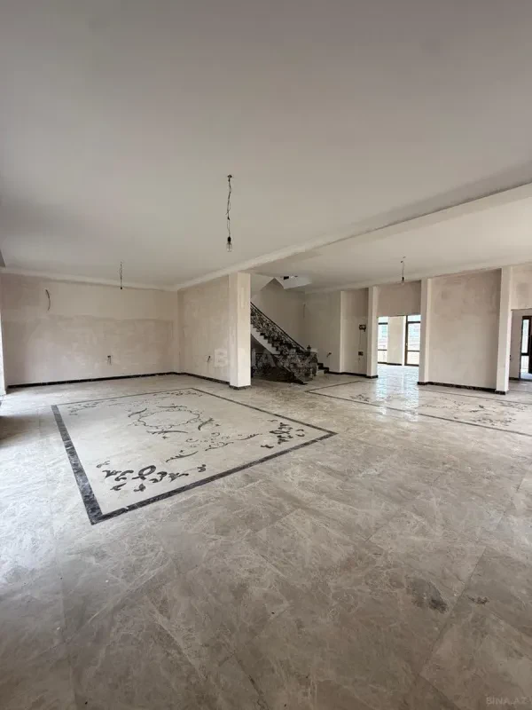 Satılır 5 otaqlı həyət evi 380 m²