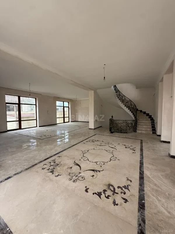 Satılır 5 otaqlı həyət evi 380 m²