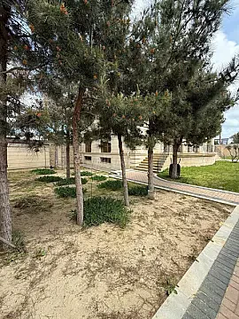 Satılır 5 otaqlı həyət evi 380 m²