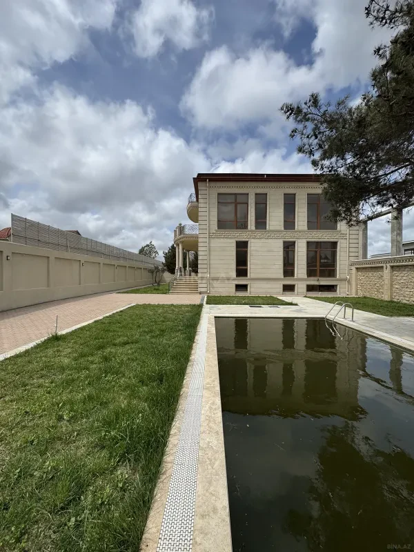 Satılır 5 otaqlı həyət evi 380 m²