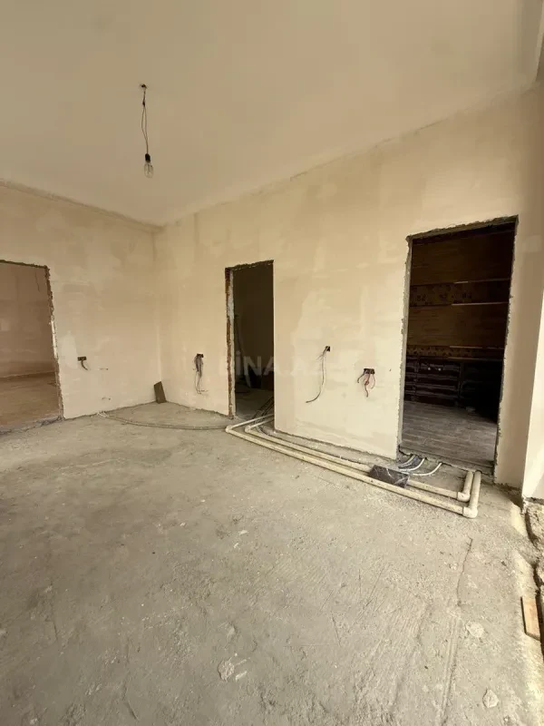 Satılır 5 otaqlı həyət evi 380 m²