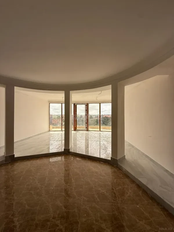 Satılır 5 otaqlı həyət evi 380 m²