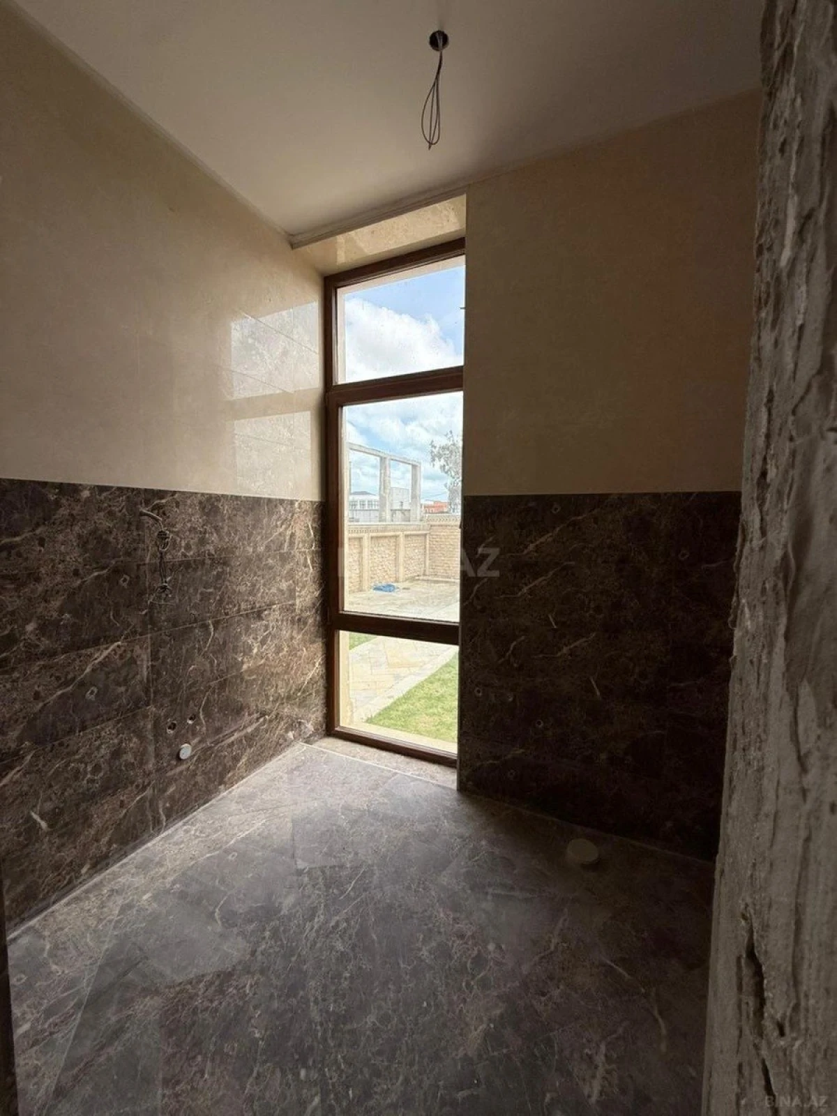 Satılır 5 otaqlı həyət evi 380 m²