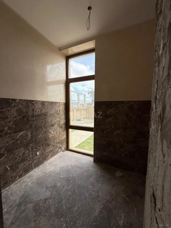 Satılır 5 otaqlı həyət evi 380 m²