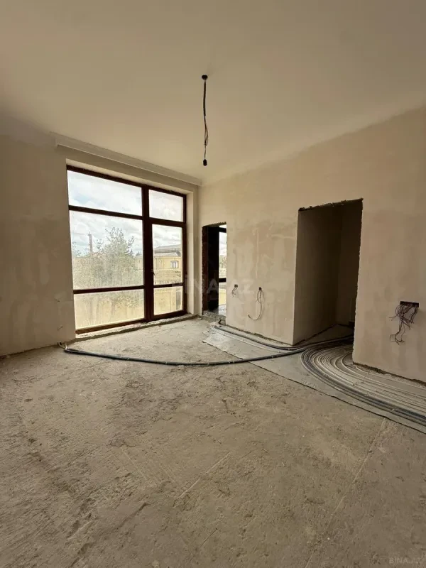 Satılır 5 otaqlı həyət evi 380 m²