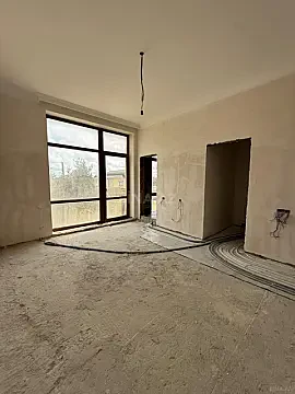 Satılır 5 otaqlı həyət evi 380 m²