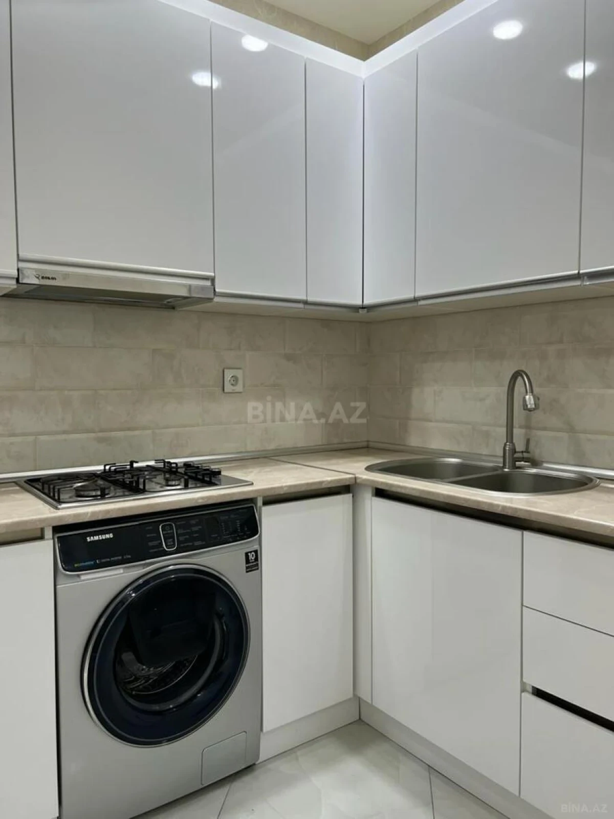Kirayə verilir 2 otaqlı mənzil 65 m²