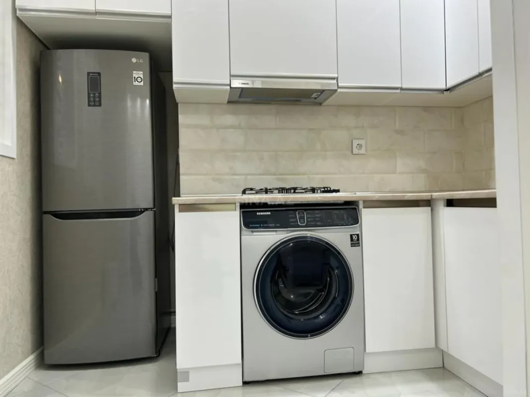 Kirayə verilir 2 otaqlı mənzil 65 m²