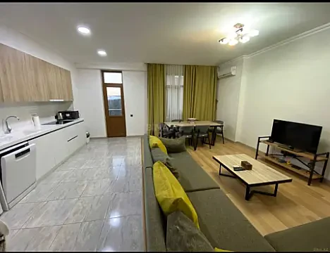 Satılır 3 otaqlı mənzil 107 m²