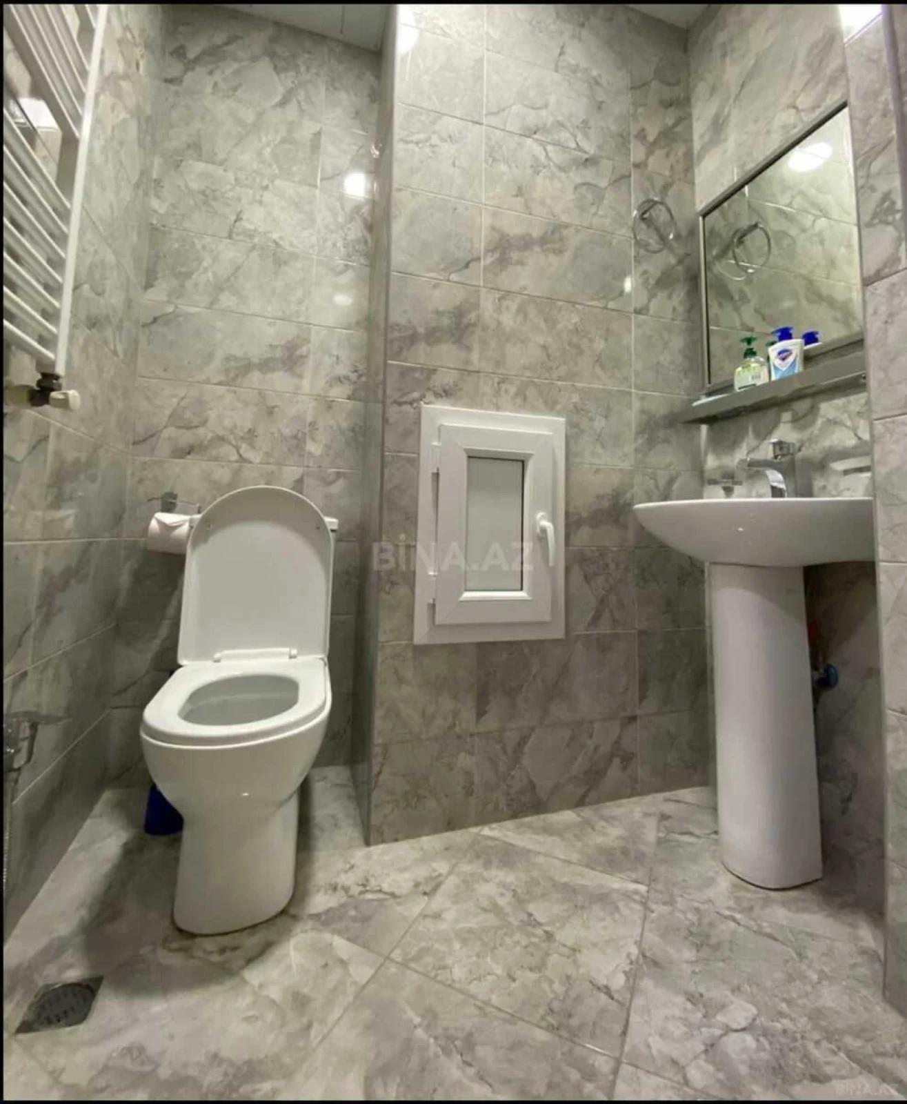 Satılır 3 otaqlı mənzil 107 m²
