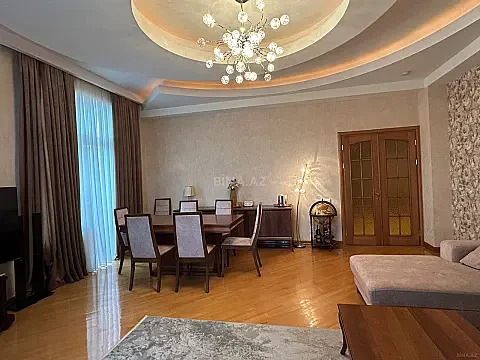 Satılır 3 otaqlı mənzil 175 m²