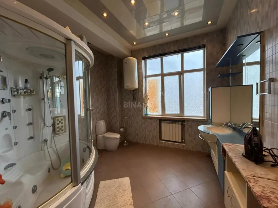 Satılır 3 otaqlı mənzil 175 m²