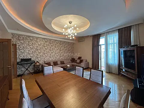 Satılır 3 otaqlı mənzil 175 m²