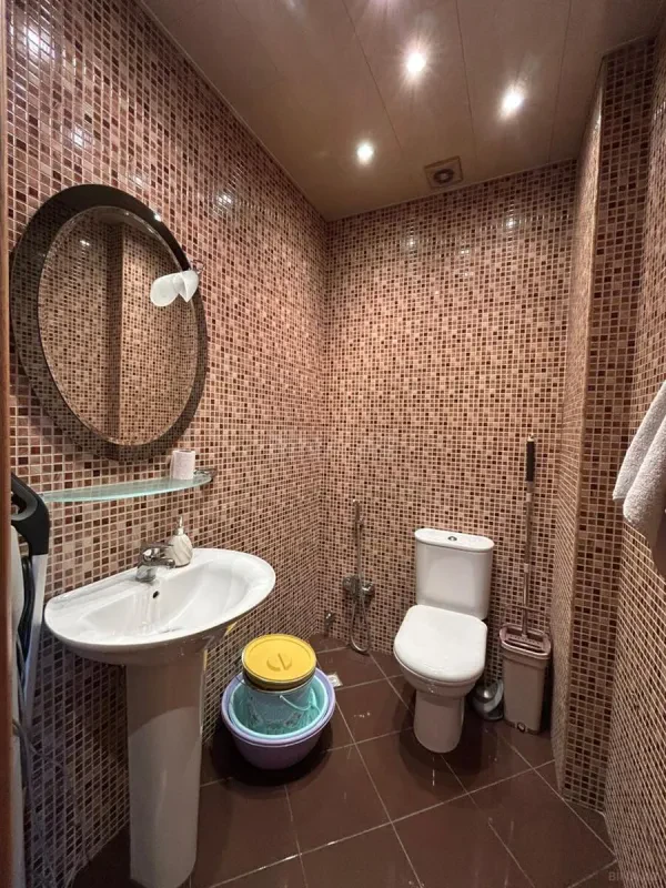 Satılır 3 otaqlı mənzil 175 m²
