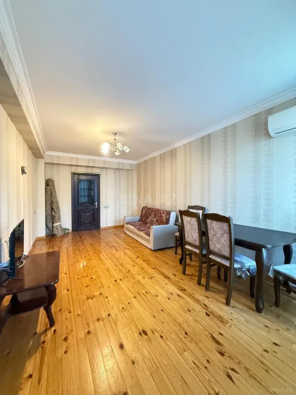 Satılır 3 otaqlı mənzil 120 m²