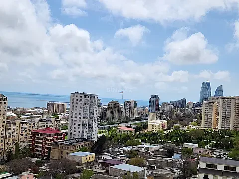 Satılır 4 otaqlı mənzil 186 m²