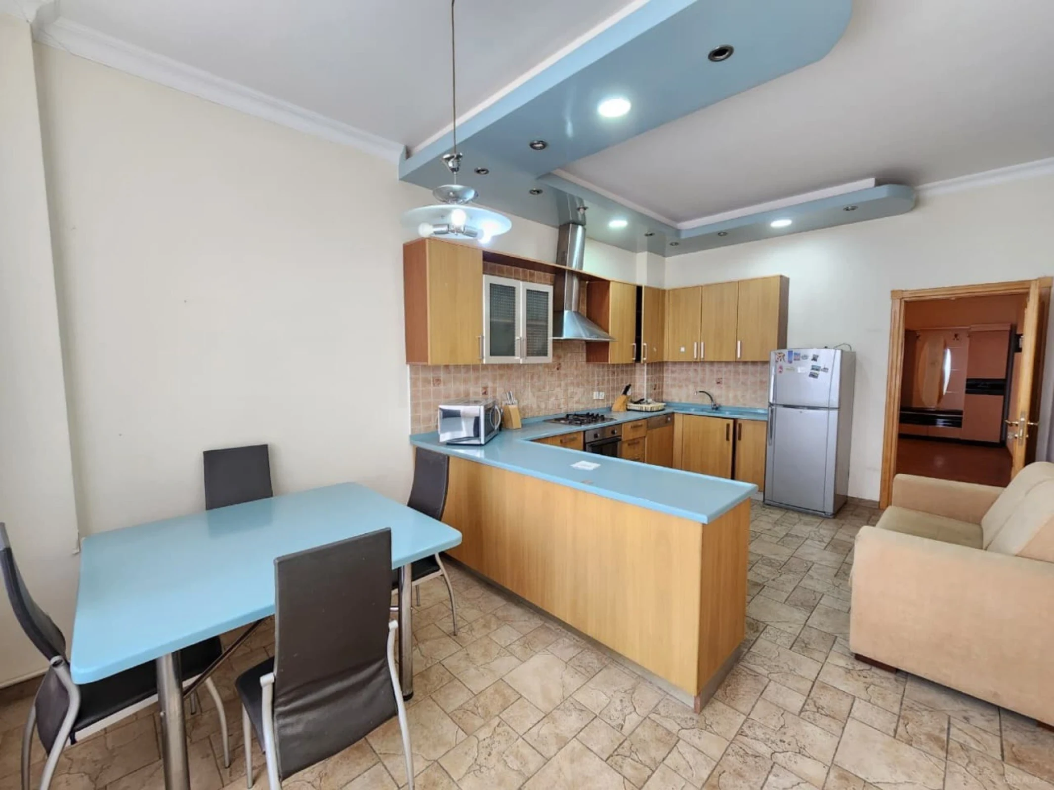 Satılır 4 otaqlı mənzil 186 m²